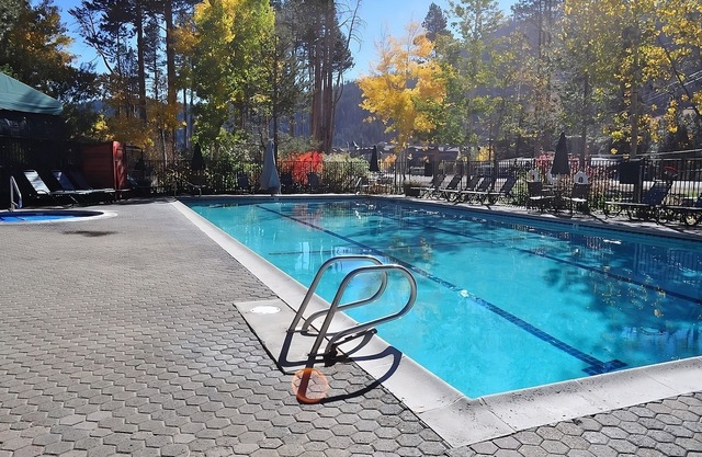 Your Relaxing Getaway Awaits! Beachfront, Parking, Outdoor Pool!