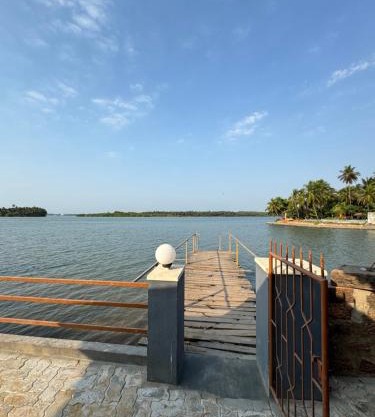 Suites by the Glasswater homestay