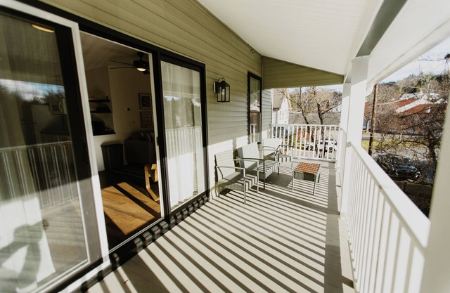Suites on Main - Unit 3