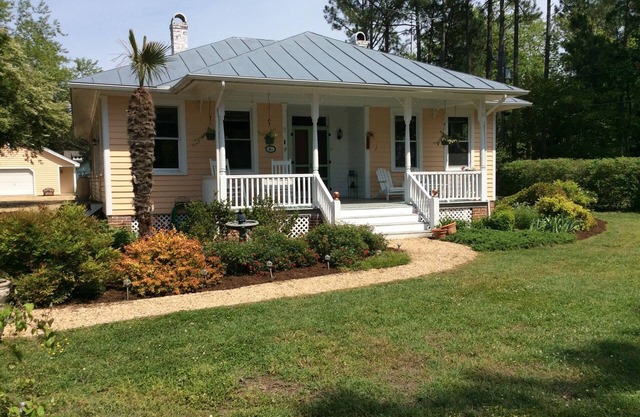 L'été dans l'historique Irvington au Key Cottage! Venez explorer sa beauté et son charme!