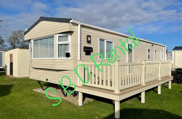 Summer Breeze Deluxe Caravan Rental