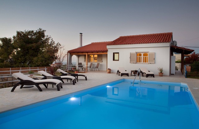 Summer Breeze House * avec piscine privée * parking privé *