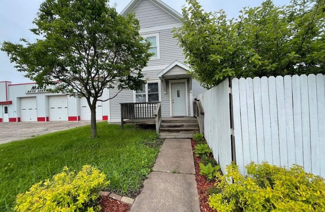 Snow is here! Spacious 3 bed 2 bath! Enormous Kitchen! Close to Lake Superior!