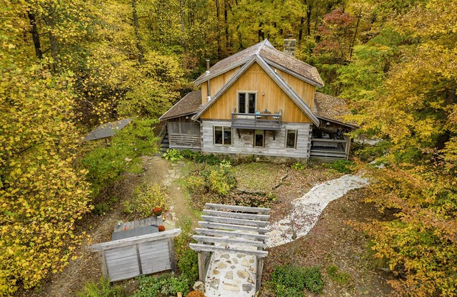 Summer Forest Sanctuary: Adventure & Relaxation Near Lake Lemon