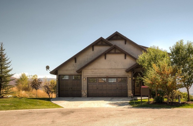 Vues impressionnantes! COULEURS AUTOMNE SPÉCIALES! 7 bd / 5 ba / Gamerm / Playrm / Walk-out