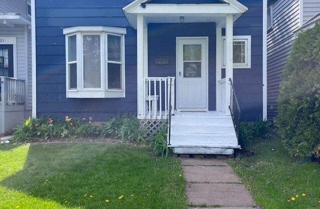 Winter activities in Duluth Superior! 3bd 1bath. Dog friendly