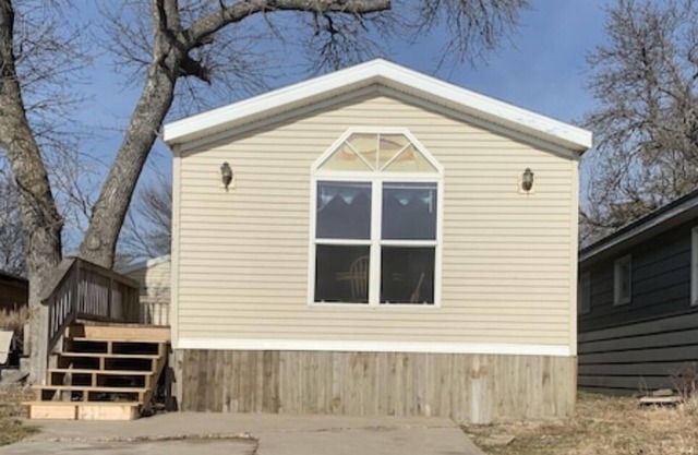 Summer Vibes! Lakefront! Lake Poinsett 2 bed 2 bath