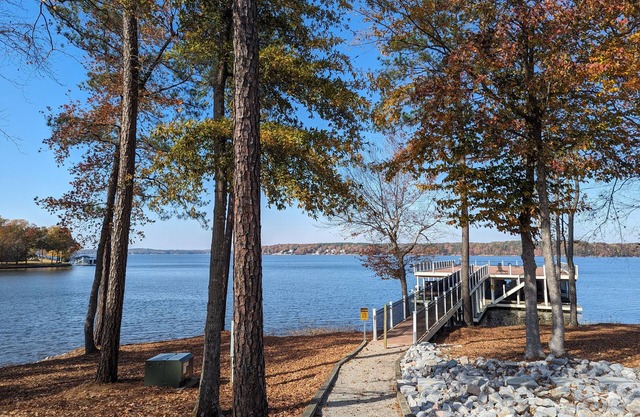 Summer Getaway with "No Egrets"! Your Lake Gaston haven awaits you! 🌊