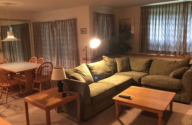 Summer Living On Hillside Condo - Marchez / marchez sur Mount Snow