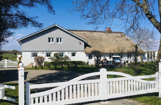 Summer love vacation apartment on the North Sea with a view of the countryside