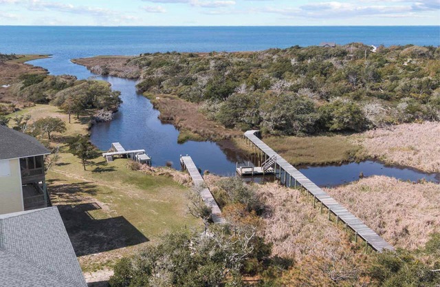 SUMMER SAVINGS - Canalfront Dog Friendly Home with Elevator & Private Boat Dock