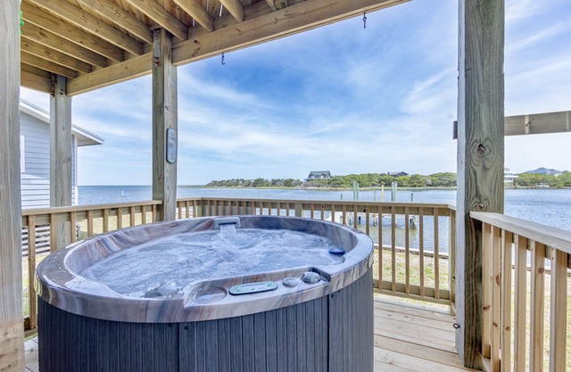 SUMMER SAVINGS - Canalfront Dog Friendly Home w/ Hot Tub and Private Boat Dock