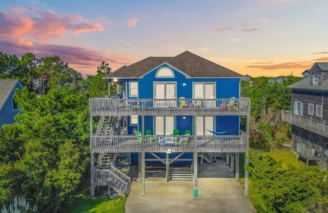 Oceanside, Dog Friendly Home w/ Hot Tub, Screened Porch, and Beach Just Nearby!