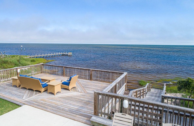 Soundfront - Dog Friendly, Pool, Hot Tub, Elevator, Game Room & Theater Room