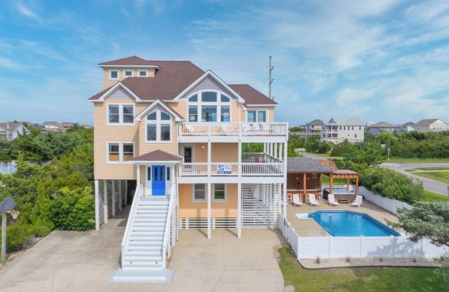 Dog Friendly Home in Salvo with Pool, Hot Tub, Tiki Bar, and Game Room!