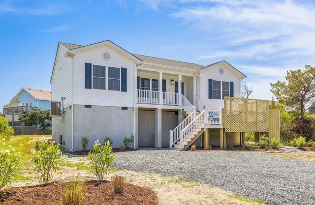 Soundside - Dog Friendly 3 Bedroom with Hot Tub