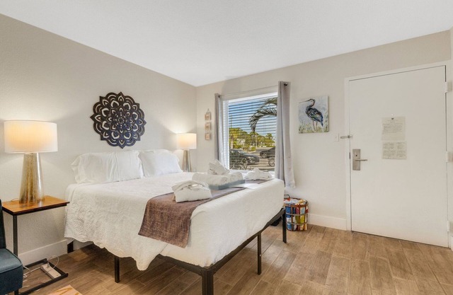 Summer Special, Tranquil Studio Condo located on canal and marina in Sarasota FL