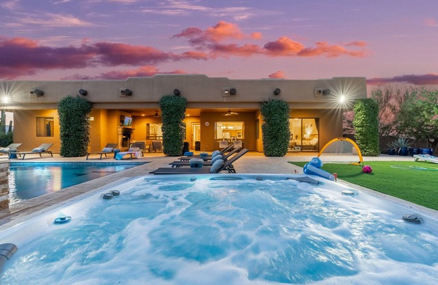 Summer Specials - Game Room, SPA, Pool, Putting Green, Multiple Family Fun House