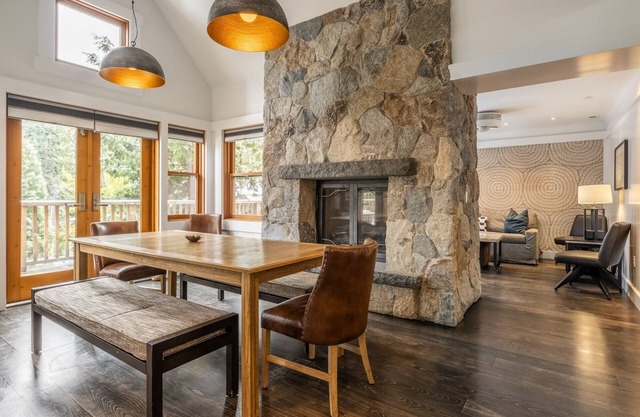 Summer Stays Available! Near the Lake! Mountain Cottage with Fireplace and WIFI Near Ski Resort!