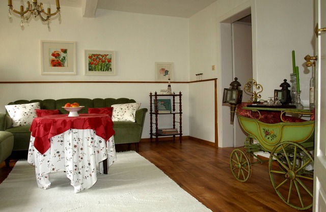 Été maison de vacances charme nostalgique pour les romantiques et ceux qui cherchent la tranquillité