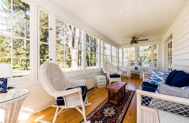 (Summer Weeks Available!) Lakeside Home Walking Distance To Association Beach!