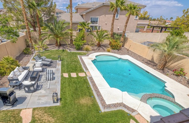 Summerlin Villa - 5 Bedroom with Private Pool & Spa