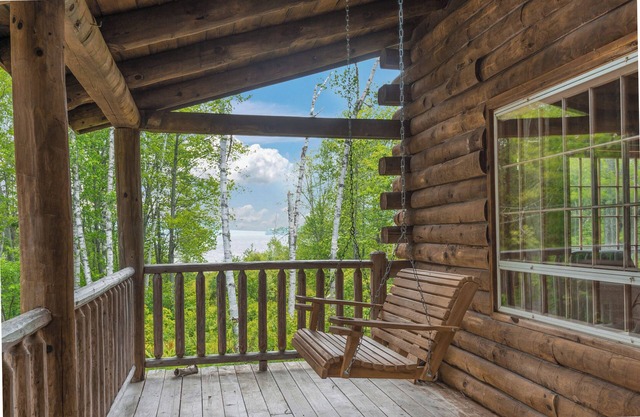 Grand chalet classique avec plage de sable sur le lac Mooselookmeguntic