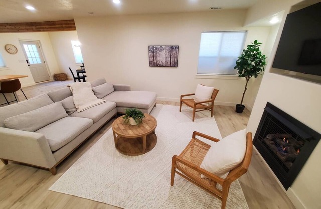 Brand new, modern 2-bedroom apartment with fast fiber internet.