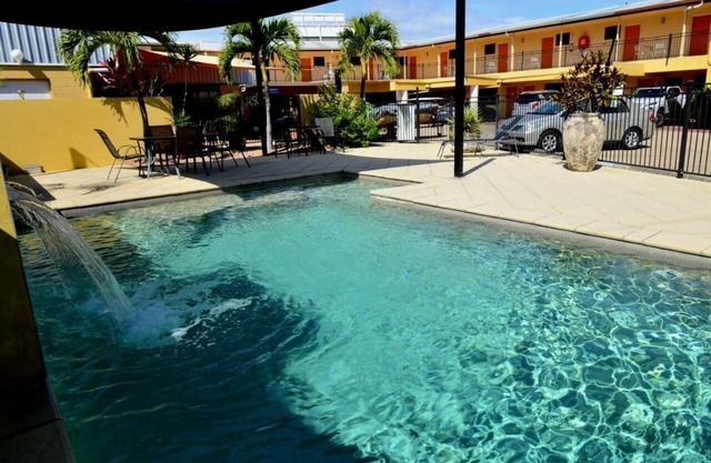 Summit Motel