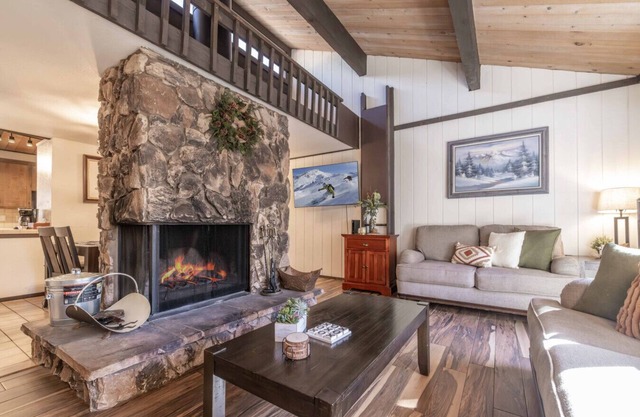Summit Nest, Unit A, Steps to Slopes & Lake!