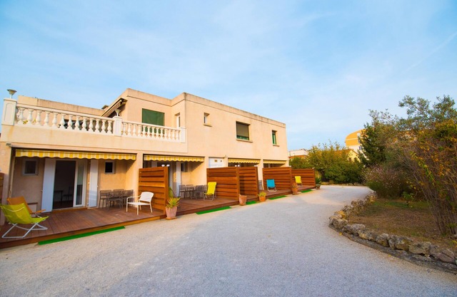 SOLEIL, CALME ET FARNIENTE DANS UNE VILLA DE VACANCES - CLASSEE 3 ETOILES