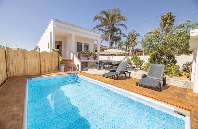 Sun Beach Villa - Marina Di Manc...