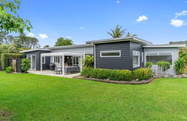 Sea Anchorage - This modern, well-designed beach house will cater to all your needs for a relaxing holiday in the beautiful Mangawhai area. Enjoy the great entertaining spaces after a day at the beach or enjoying one of the many activities there are