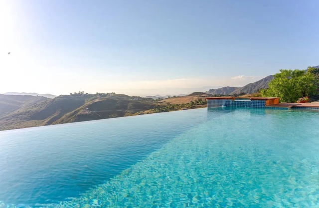 Sun House Malibu - Private Estate with Infinity Pool & Views - 6 bedrooms