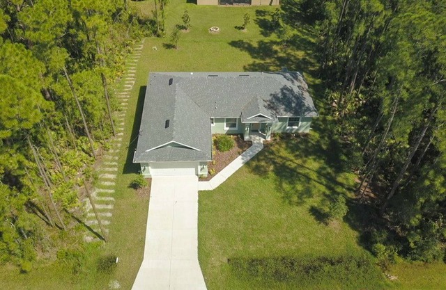 Sun Island Escape: Magnificent 3 BR Home In North Port