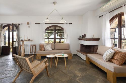 Sun Kiss Cottage, Vourvourou #FeelsLikeHome