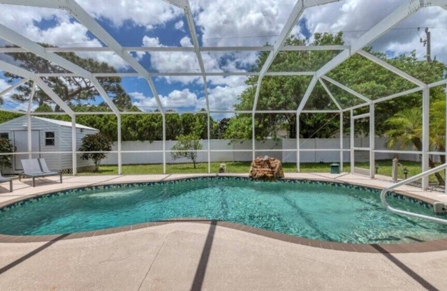 Sun-Kissed Serenity: Your Private Pool Oasis 6 Miles from Englewood Beach