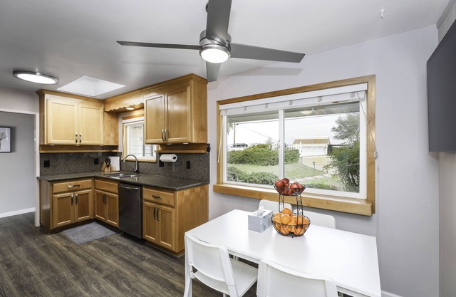 Sun-lit, Luxurious 3BR Home ideal for families