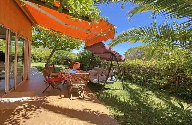 SOLEIL, NATURE ET PLAGE Grand jardin confortable et lumineux avec vue sur les forêts de pins