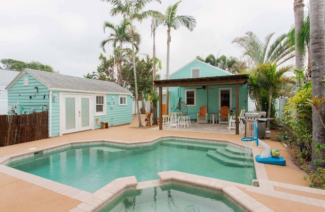 "Sun Seeker" Private|Heated Pool|Monthly