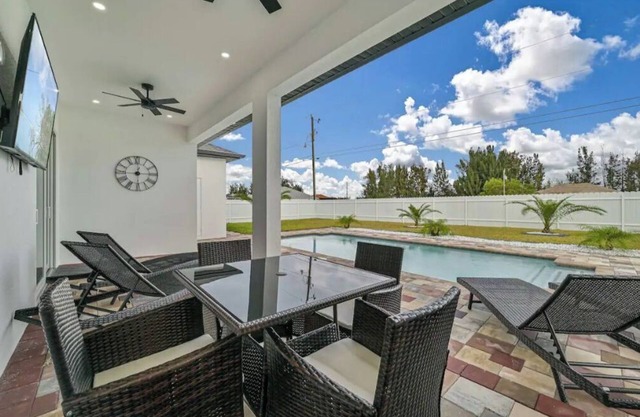 Sun Soaked 4 Bedroom *Heated* Pool Home -BRAND NEW