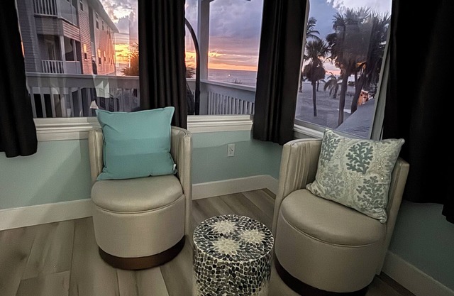 Sun-soaked Beach House Sleeps 12 - Reserve Your Slice of Paradise Today!