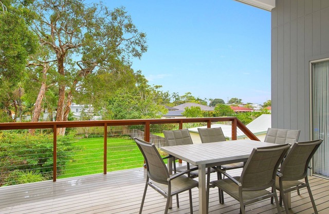 Sunburst - Brand New 3 Bedroom Holiday Home By The Beach