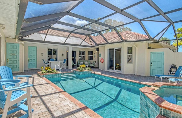 Sunburst Courtyard - 430
