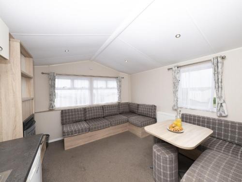 Suncrest Caravan