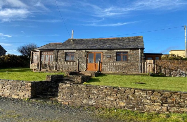 Sundance Cottage Sleeps 4 plus 2