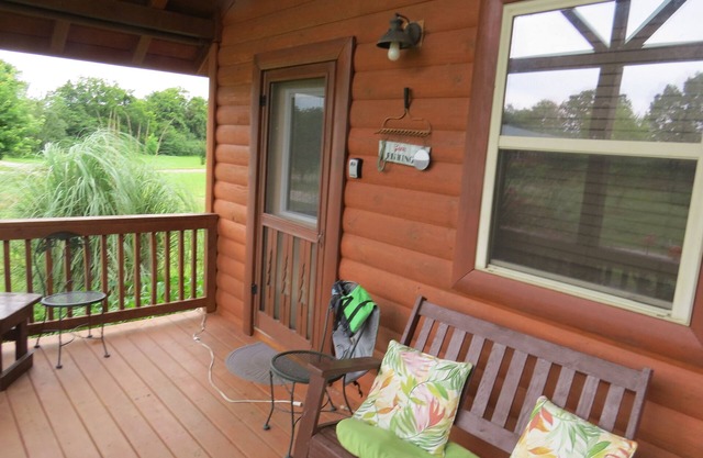 SUNDANCER CABIN CADDO RIVER !!!!! GREAT GETAWAY !!!!!!!!