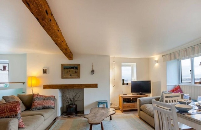 Sundeck - sleeps 6 guests in 3 bedrooms