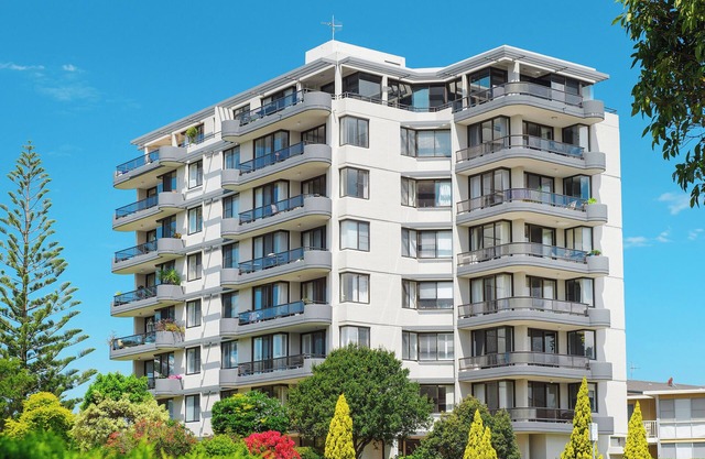 Two bedroom unit close to town with air-conditioner