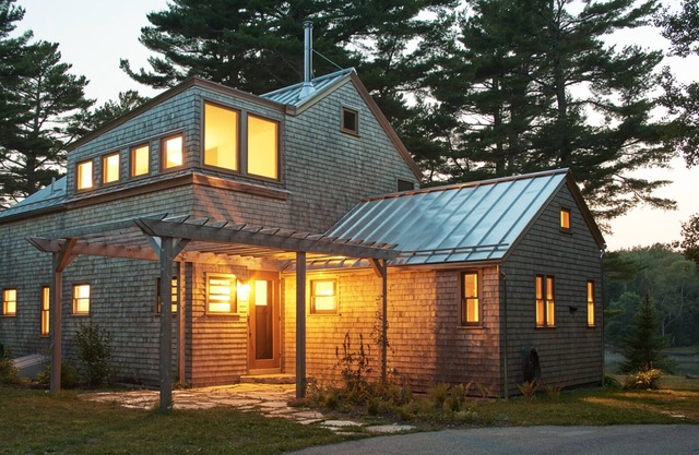 Sunlit Comfort on Private Waterfront - Complete Tranquility Minutes from Town